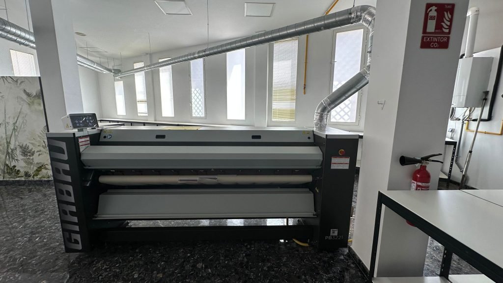 instalaciones de nuestra lavandería en Salobreña, maquinaria de lavandería 10